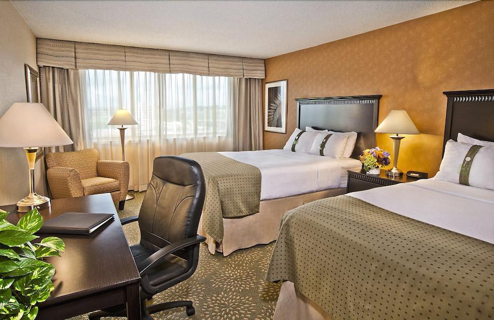 Holiday Inn Alexandria At Carlyle By Ihg Exterior photo
