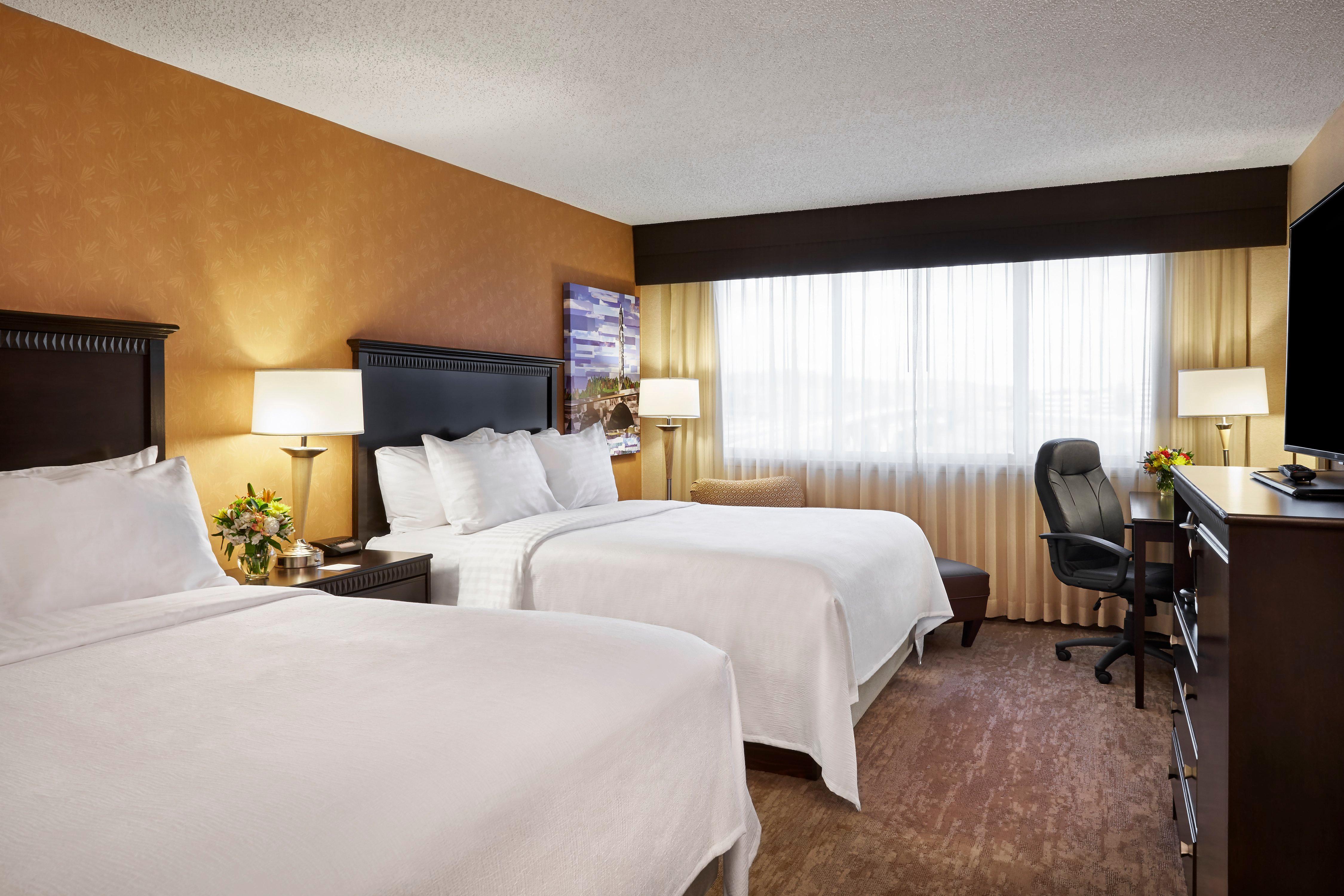 Holiday Inn Alexandria At Carlyle By Ihg Exterior photo