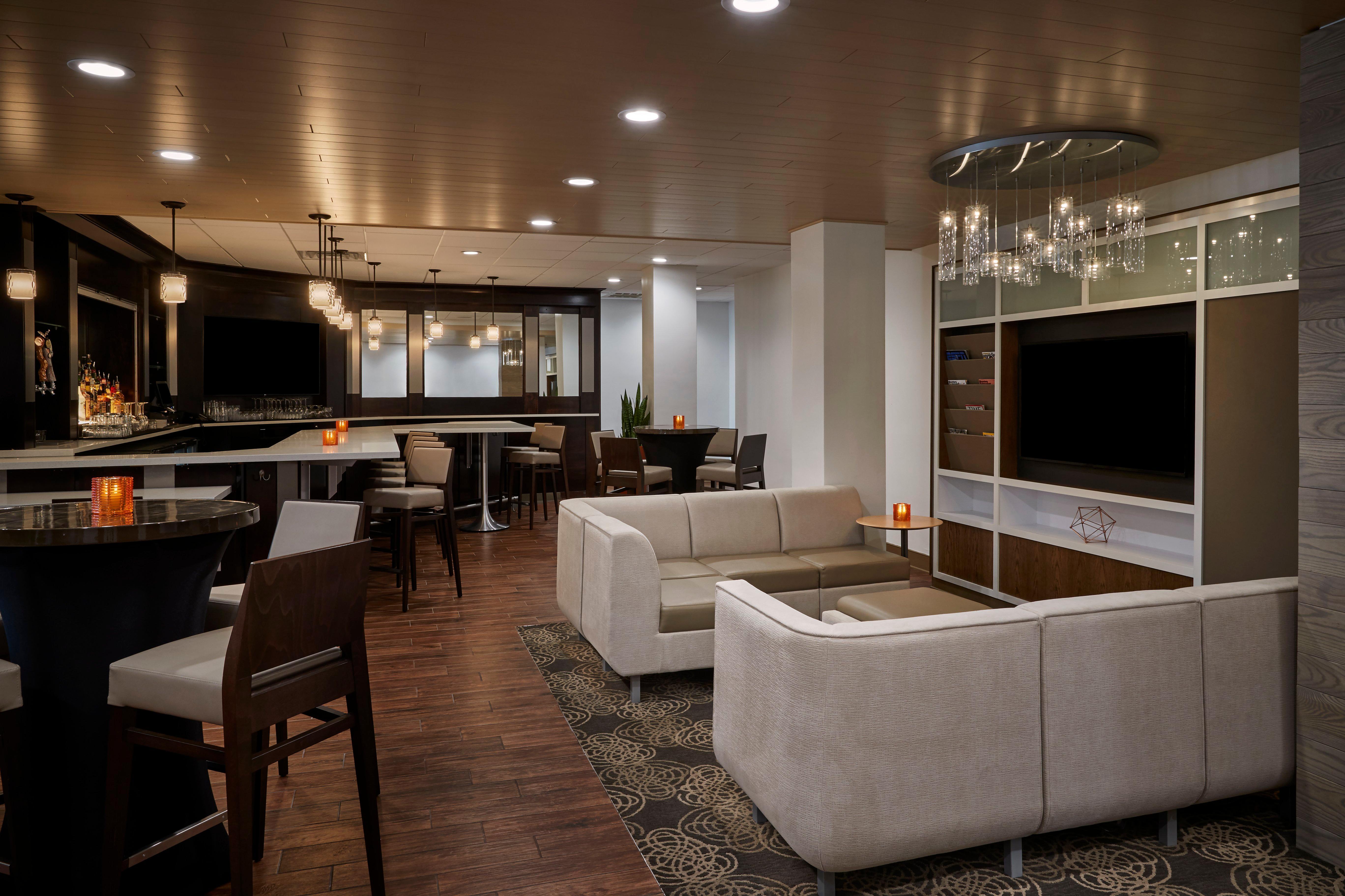 Holiday Inn Alexandria At Carlyle By Ihg Exterior photo