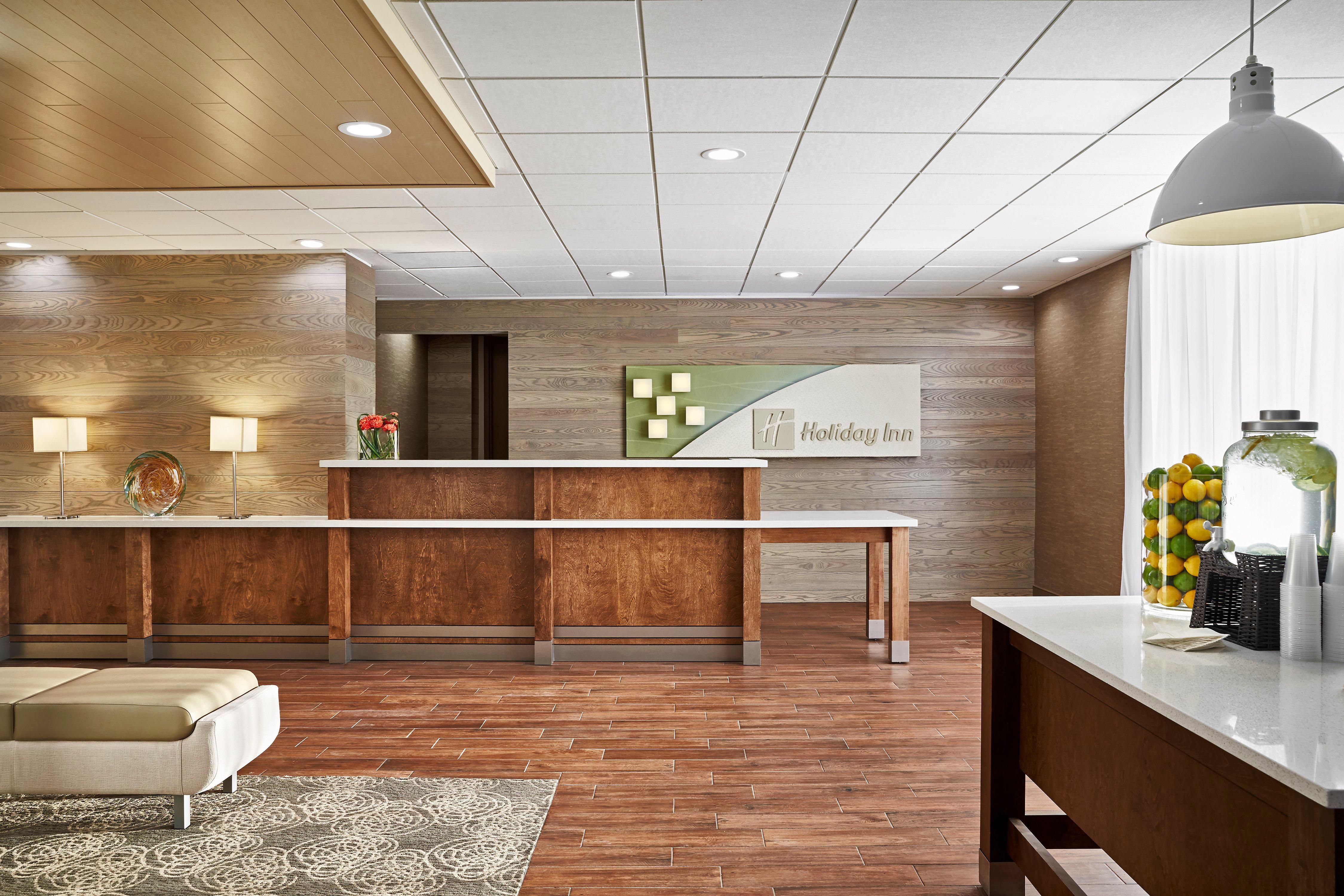 Holiday Inn Alexandria At Carlyle By Ihg Exterior photo