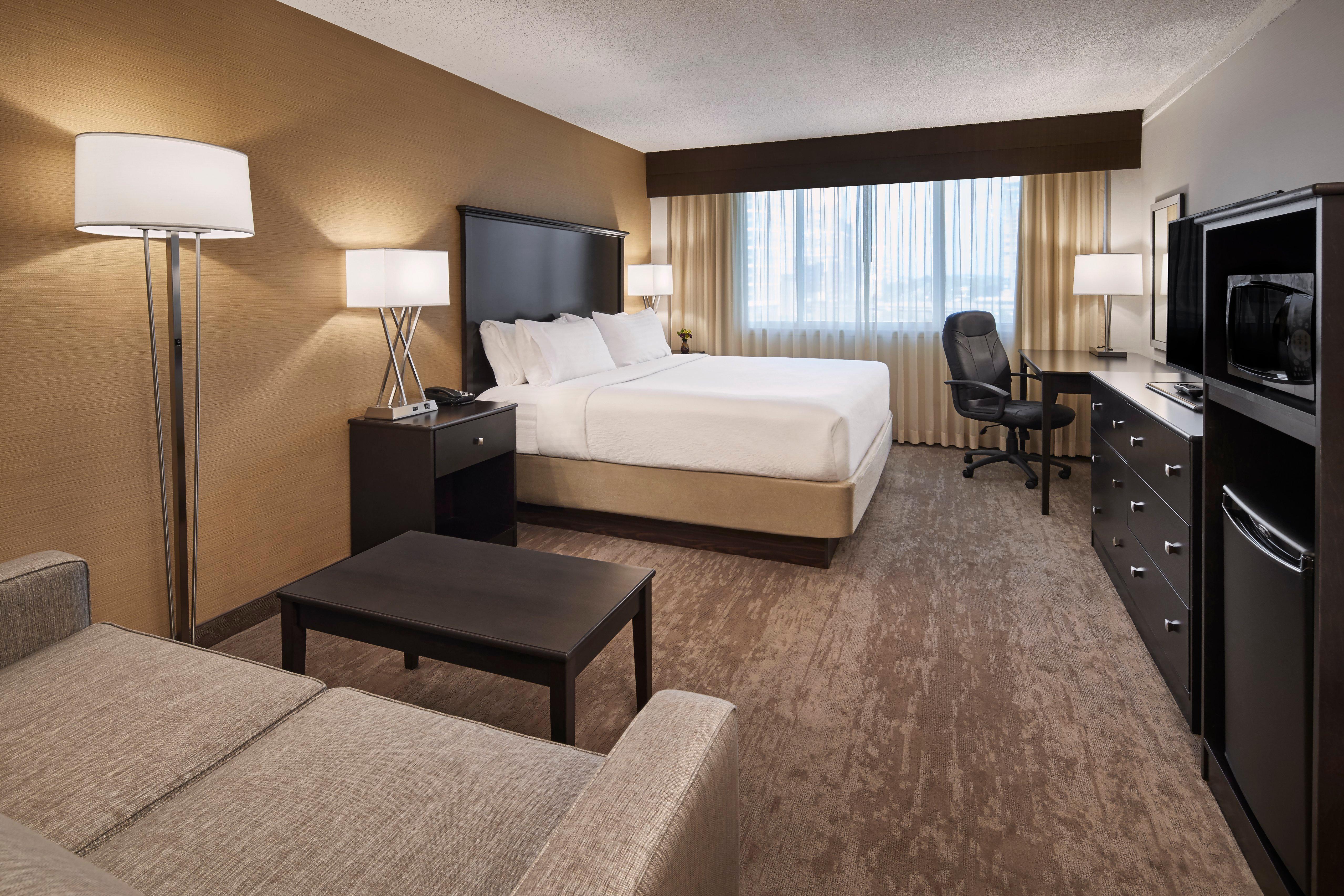 Holiday Inn Alexandria At Carlyle By Ihg Exterior photo