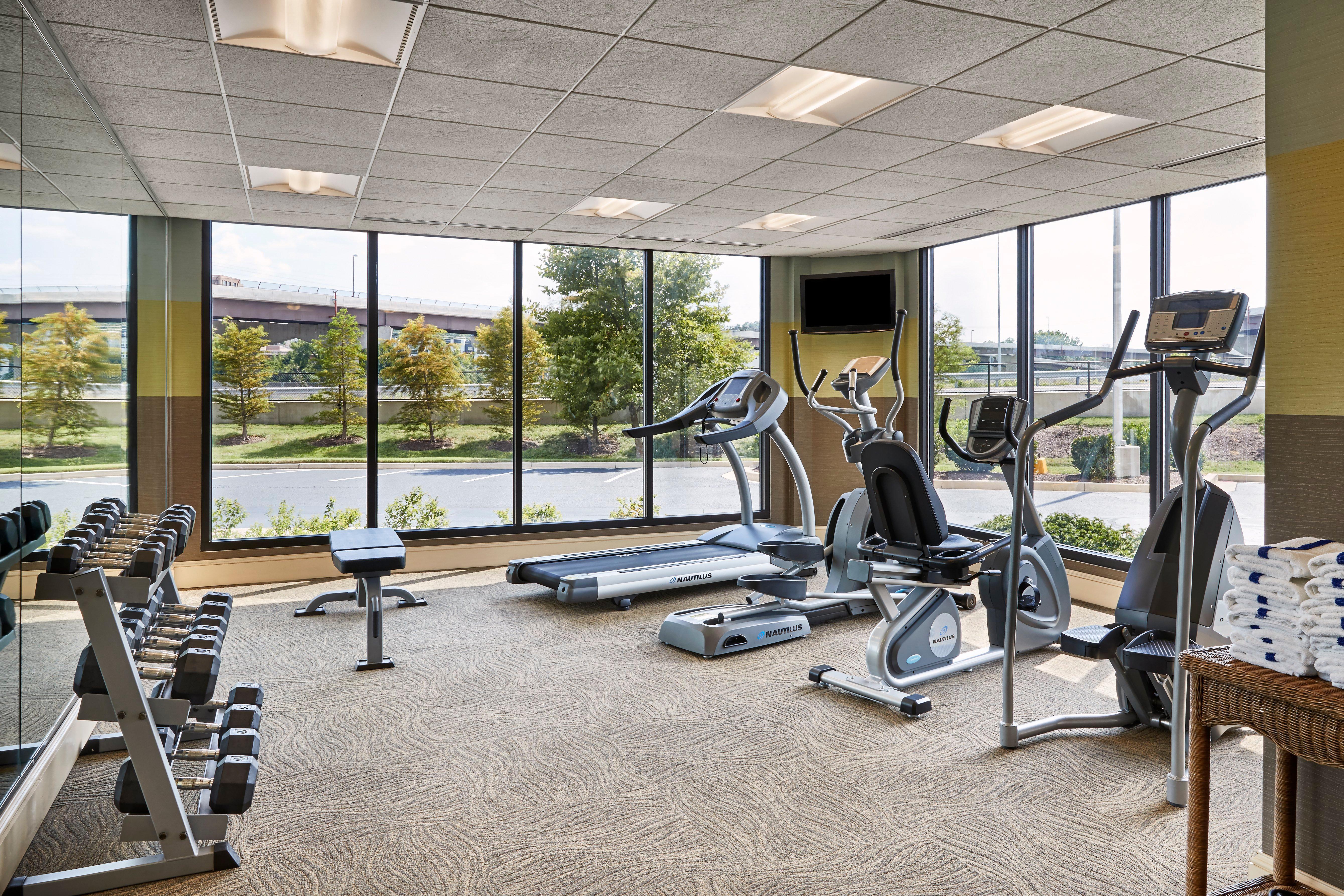 Holiday Inn Alexandria At Carlyle By Ihg Exterior photo
