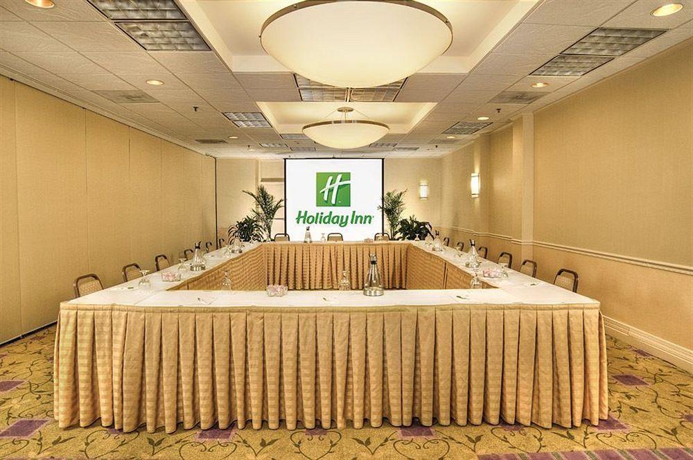 Holiday Inn Alexandria At Carlyle By Ihg Exterior photo