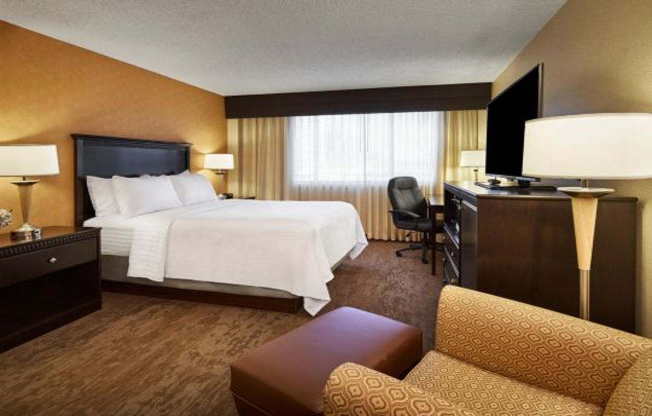 Holiday Inn Alexandria At Carlyle By Ihg Exterior photo